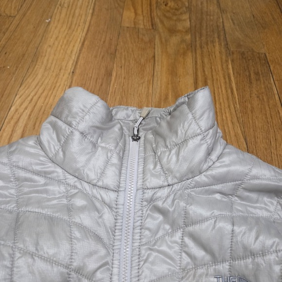North Face Women's Thermoball Lightweight Everyday Casual Winter Jacket Silver S - Picture 6 of 13